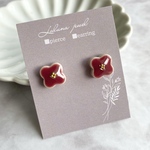 再販˚✧₊【ワインレッド】プチサイズ❁美濃焼フラワーピアス／イヤリング