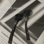 5.黒×金　タッセル　モード　イヤリング　ピアス