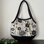 ★丸くて可愛いコロングラニーバック　肩掛けショルダー　軽いバッグ　北欧風花柄★