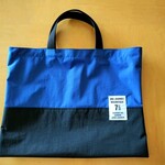 受注製作☆防水布のレッスンバッグ　青×黒☆プールバッグに・雨の日のおけいこに
