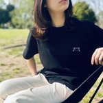 大人かわいい猫Tシャツ　黒猫の刺繍ポケットTシャツ　黒ブラック　メンズ　レディース