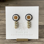 新色✤ヴィンテージのビーズ刺繍✤北欧風お花ピアス（ブラック）　サージカルポスト