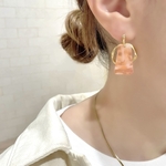 【3日間限定新作割引】 New‼︎ アプリコットcolorの透明感とゴールドの輝き ピアス / イヤリング / チタンピアス / 樹脂ピアス / シンプル