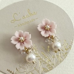 小さな桜のイヤリング/ピアス（ライトピンク）