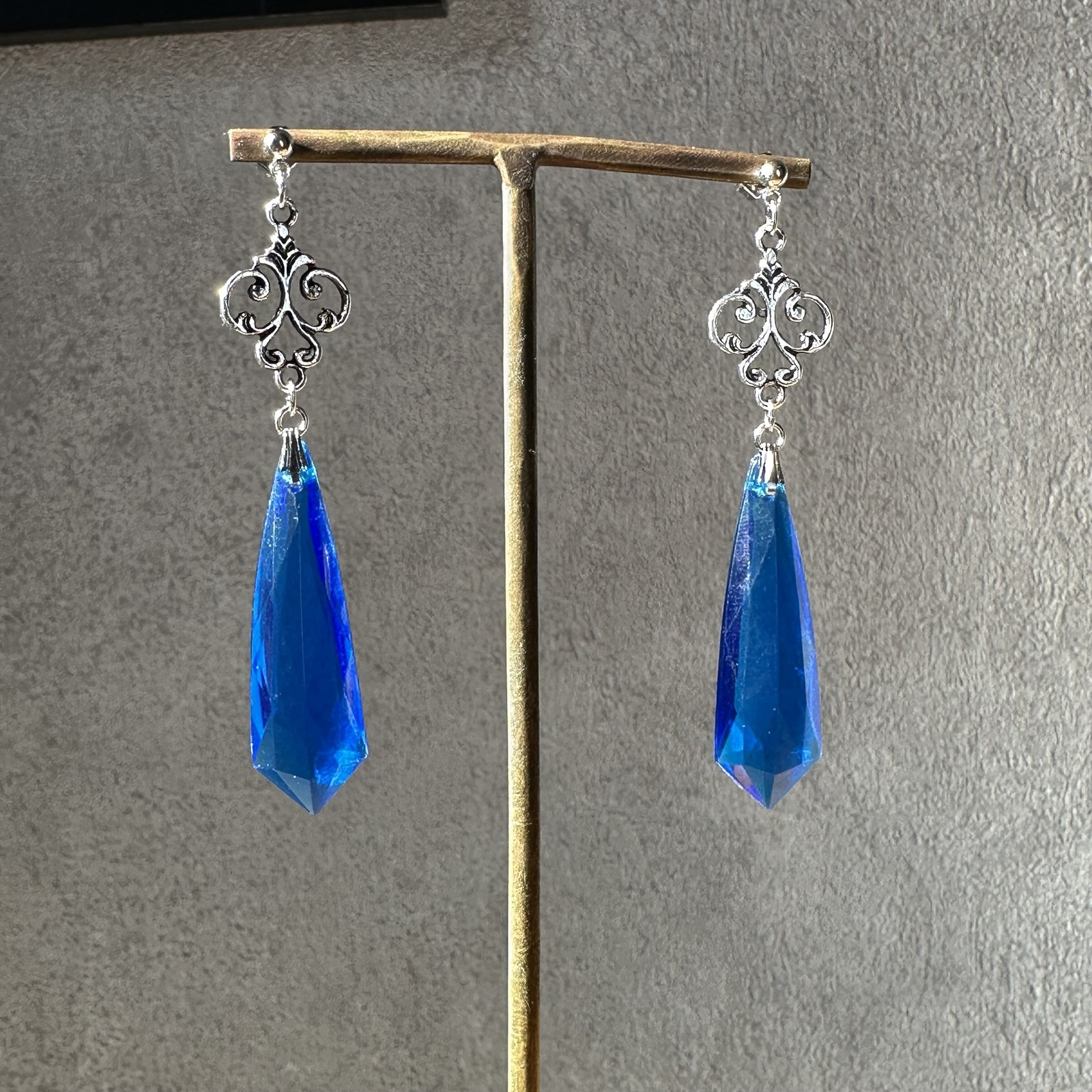再販×55 ドイツ製 ロイヤルブルー ヴィンテージアクリル ピアス 