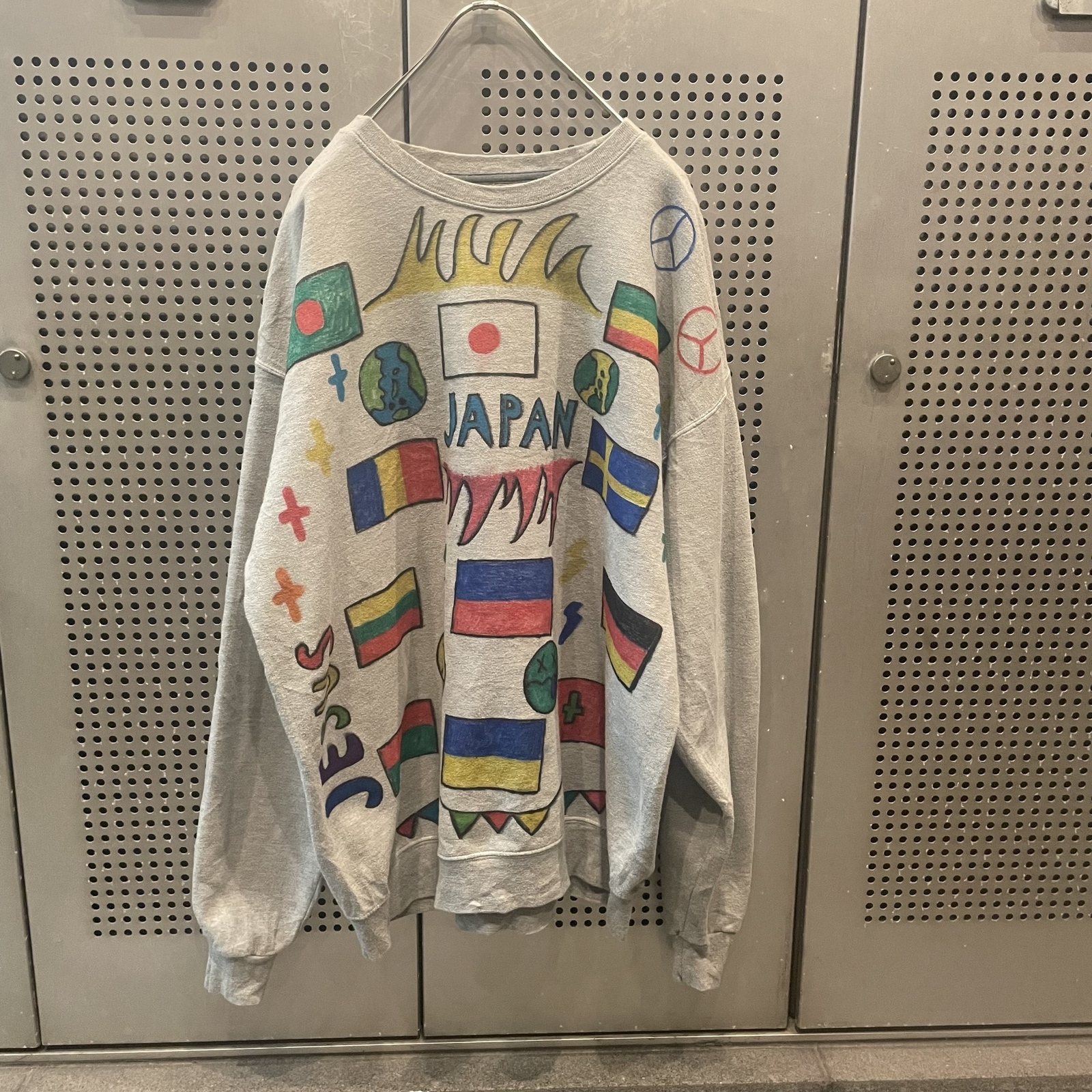 古着　sweat スウェット　トレーナー　ブリーチsweat リメイク　個性派 古着 ヴィンテージ sweat ブリーチsweat スウェット リメイク