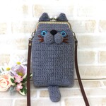 手編みニットのかわいいロシアンブルーネコちゃんの　がま口のスマホポシェット
