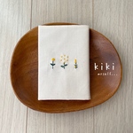小さな刺繍のブックカバー（イエロー）