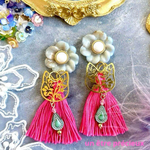 876☺︎ お花と猫とピンクタッセル ★はピアス✳︎イヤリング　春爛漫　ネコ