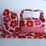 女の子　お弁当バッグ・ランチョンマットとコップ入れ〈北欧風大きな花〉レッド　お弁当きんちゃく