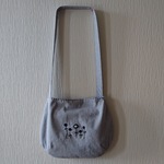 紺色花刺繍のぺちゃんこショルダー