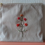 ボタニカル刺繍 フラットポーチ　大