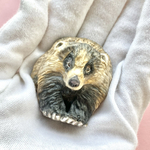 アナグマブローチ