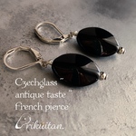 Czechglass antique taste French pierce  オーバルブラック艶　R