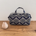 持ち手つきポーチ／お花・ネイビー