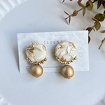 ベージュフラワーインド刺繍×ウッドパールピアス／イヤリング
