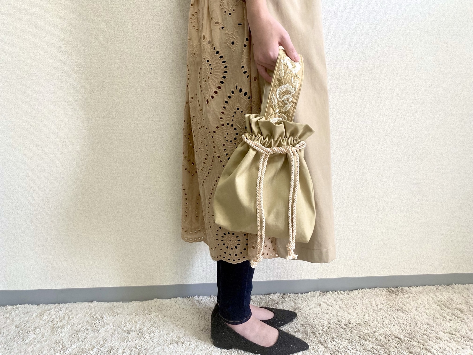 ロラライハリス♡ブラックWデニム♡刺繍のワンハンドル巾着バッグ♡ストーン付き ロラライハリスでブラックWデニム♡刺繍のポケットいっぱいバッグ♡