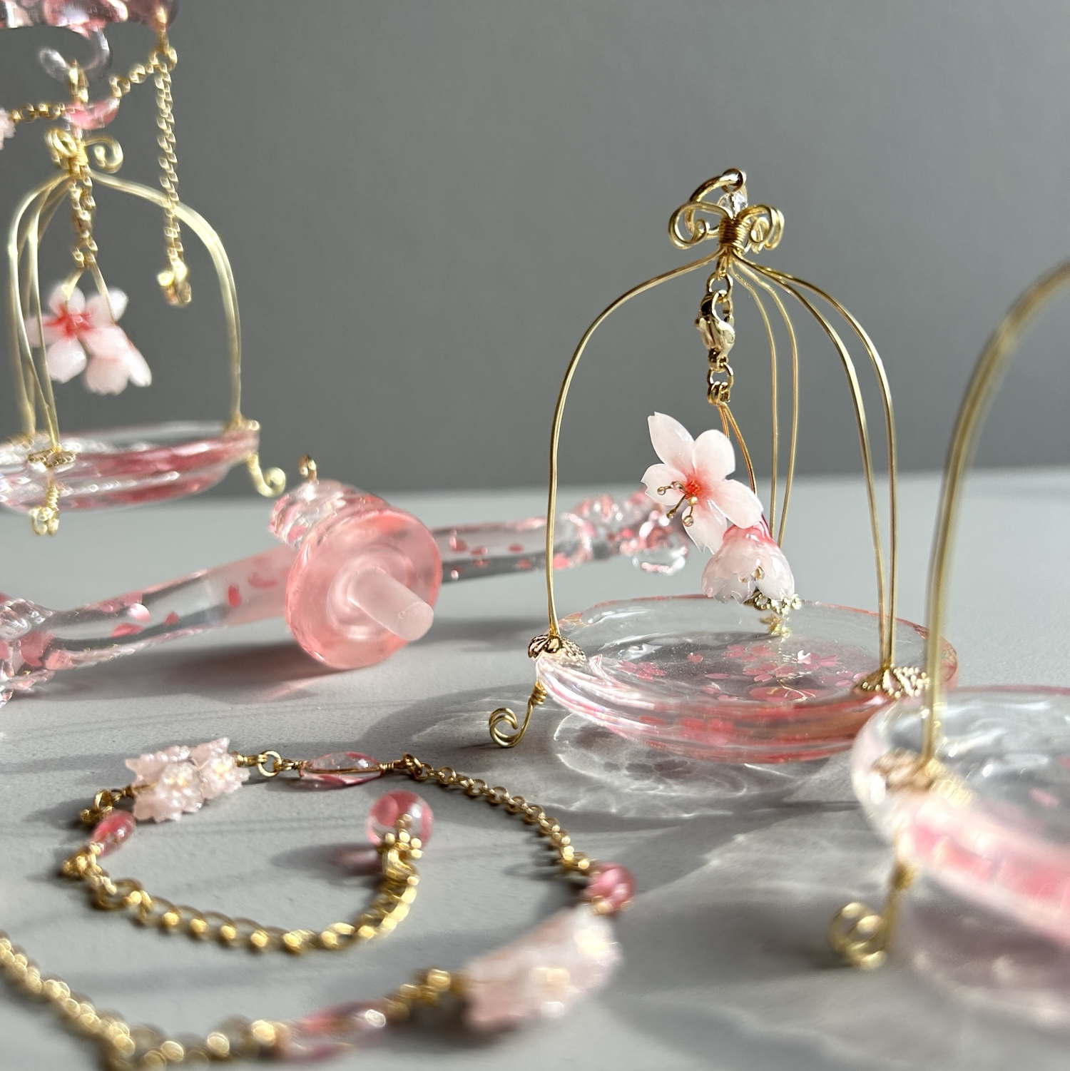 桜の天秤　　桜モチーフアクセサリー付き　水晶付　オブジェ　置物　さくら　桜 桜の天秤 桜モチーフアクセサリー付き 水晶付 オブジェ 置物 さくら 桜