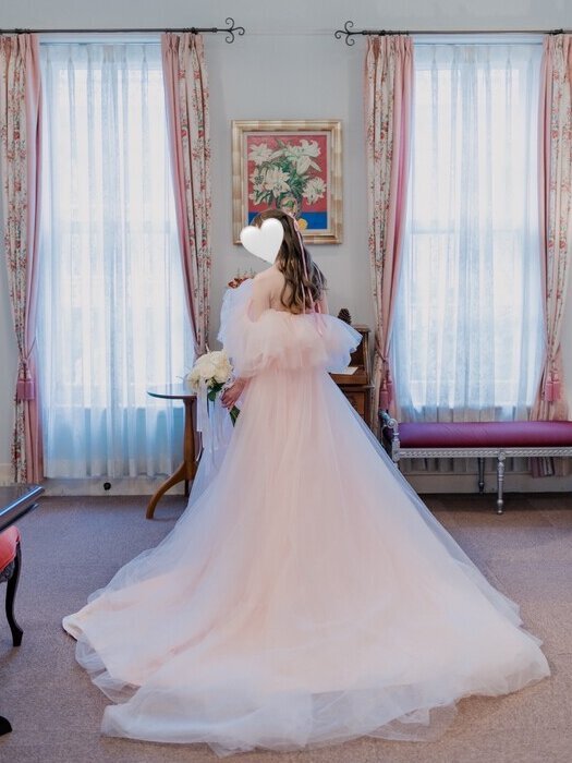 実例写真！カラードレス オフショルダー キラキラグリッターチュール ピンク Aライン 可愛い 結婚式