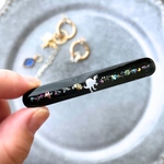 キラリと目を惹く恐竜ヘアクリップ　夜空に咲く花火
