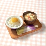 玉子かけごはんと豚汁のミニチュア