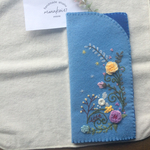 刺繍メガネケース