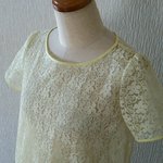 レースのチュニック