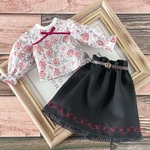 ブライスアウトフィット◇ストロベリー柄ブラウスと刺繍入りスカートセット　◾︎ブラック