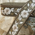 実物のお色味と違う場合があります] インド刺繍リボン　花　インド刺繍　スパンコール　刺繍リボン　リボン　りぼん