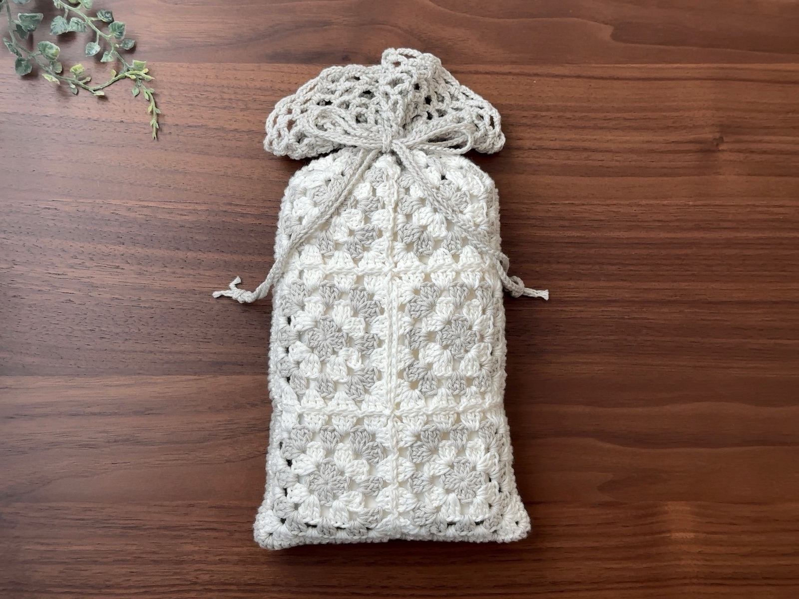 Amazon｜ハンドメイド グラニー スクエア かぎ針編み スロー