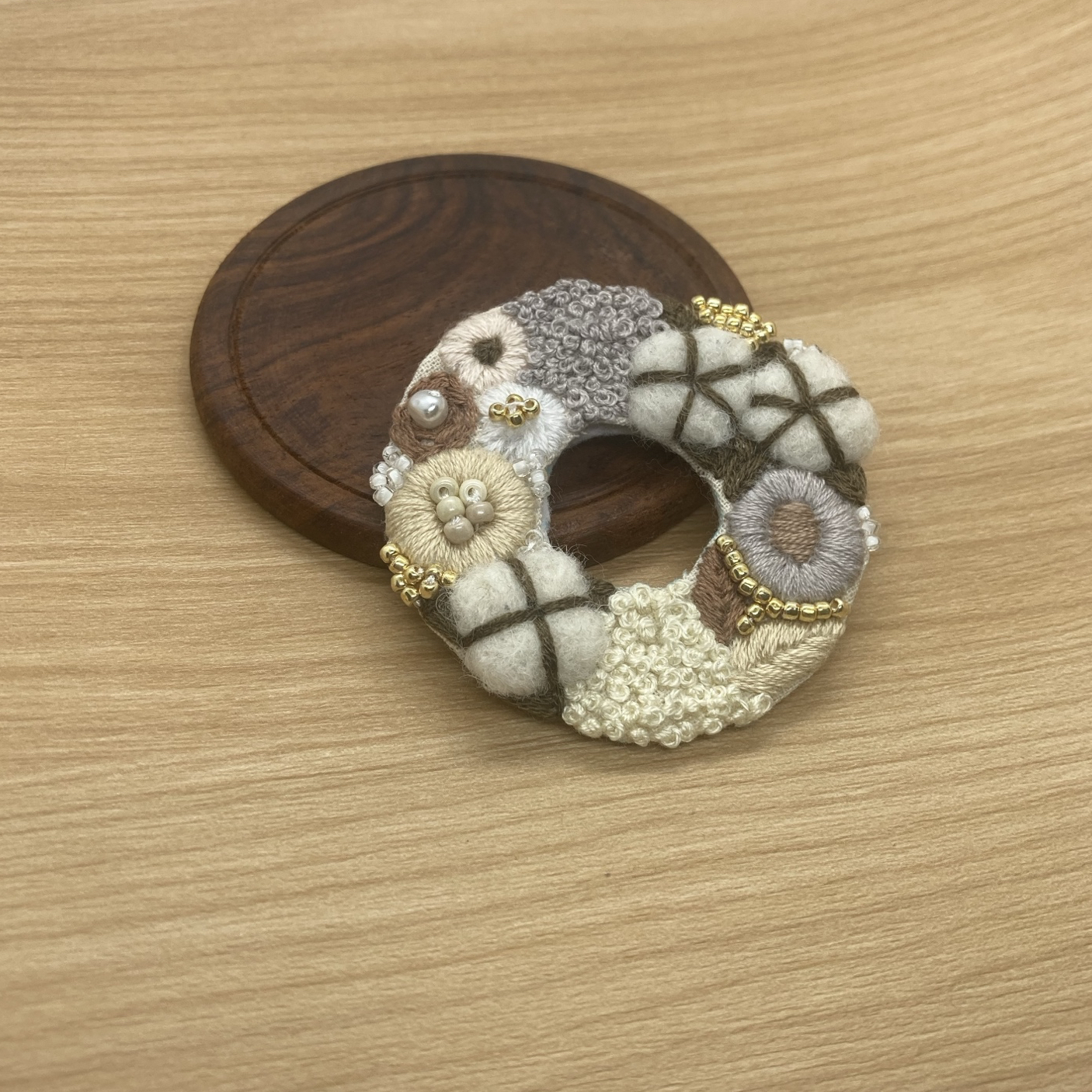 専用 ミナペルホネン ハンドメイド ブローチアクセサリー ⑧ 96ミナペルホネン ブローチアクセサリー ハンドメイド - メルカリ