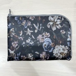 L字ファスナーポーチ　マルチケース　母子手帳ケース　通帳ケース　黒花柄