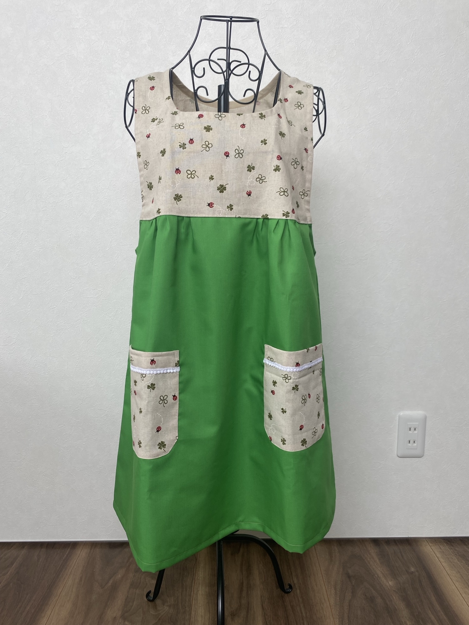 ハンドメイド　エプロン　あここです。 ハンドメイドエプロン - cha-cocha | minne 国内最大級の