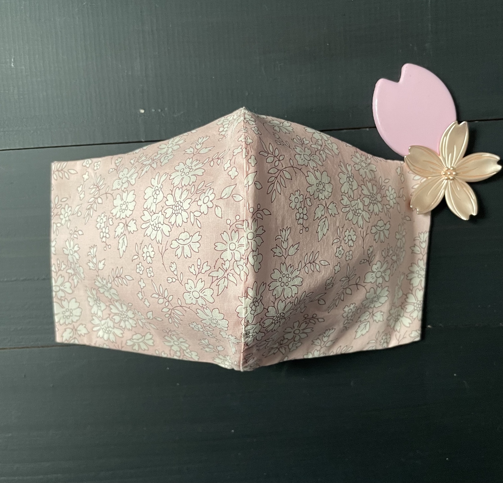 にんじん 立体マスク 手刺繍 - 心がなごむ、手縫いのマスク屋