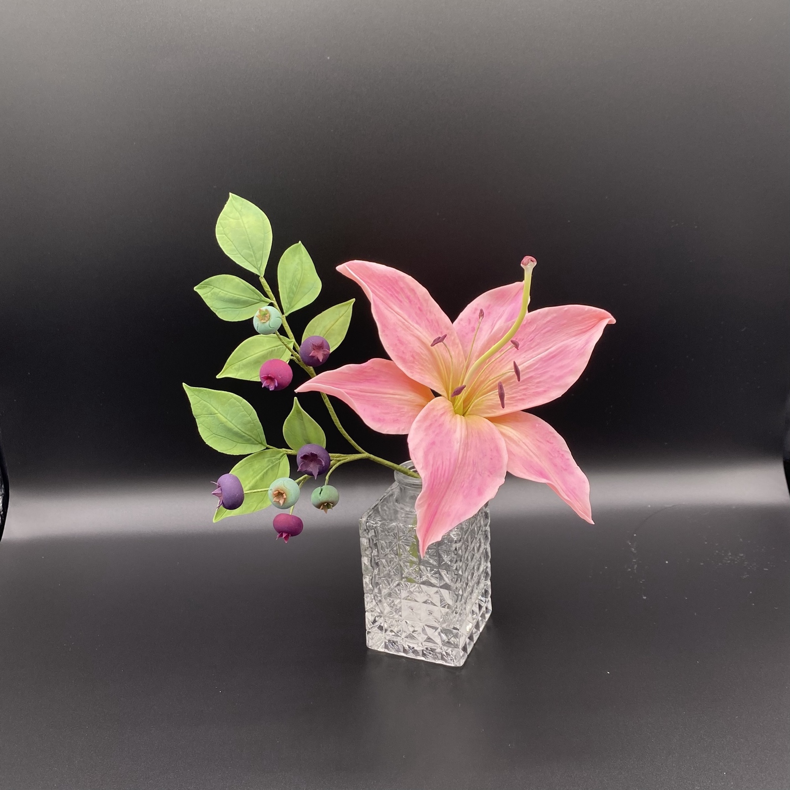 本物みたいな粘土のお花 ☆ マゼンタピンクカサブランカと