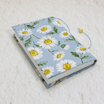 ブックカバー★選べるサイズ&裏地カラー★マーガレット柄 水色 ブルー★文庫判 新書判 四六判 A5判 手帳カバー