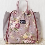 手さげ巾着バッグ【綿麻ロココ調🌹ローズ】大きめ巾着・マチあり• たっぷり収納