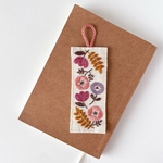 Garden　秋色　刺繍のしおり ブックマーク/レッド　花モチーフ　読書を彩る インテリアにも