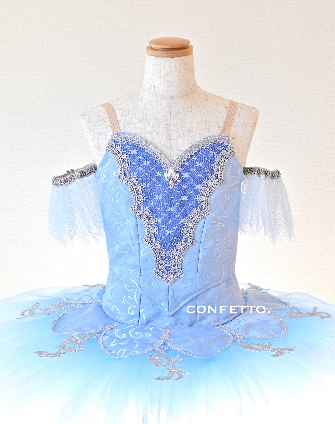 バレエ衣装 3号（120〜130前後） 衣装＋腕飾り 水色 ブルー - confetto