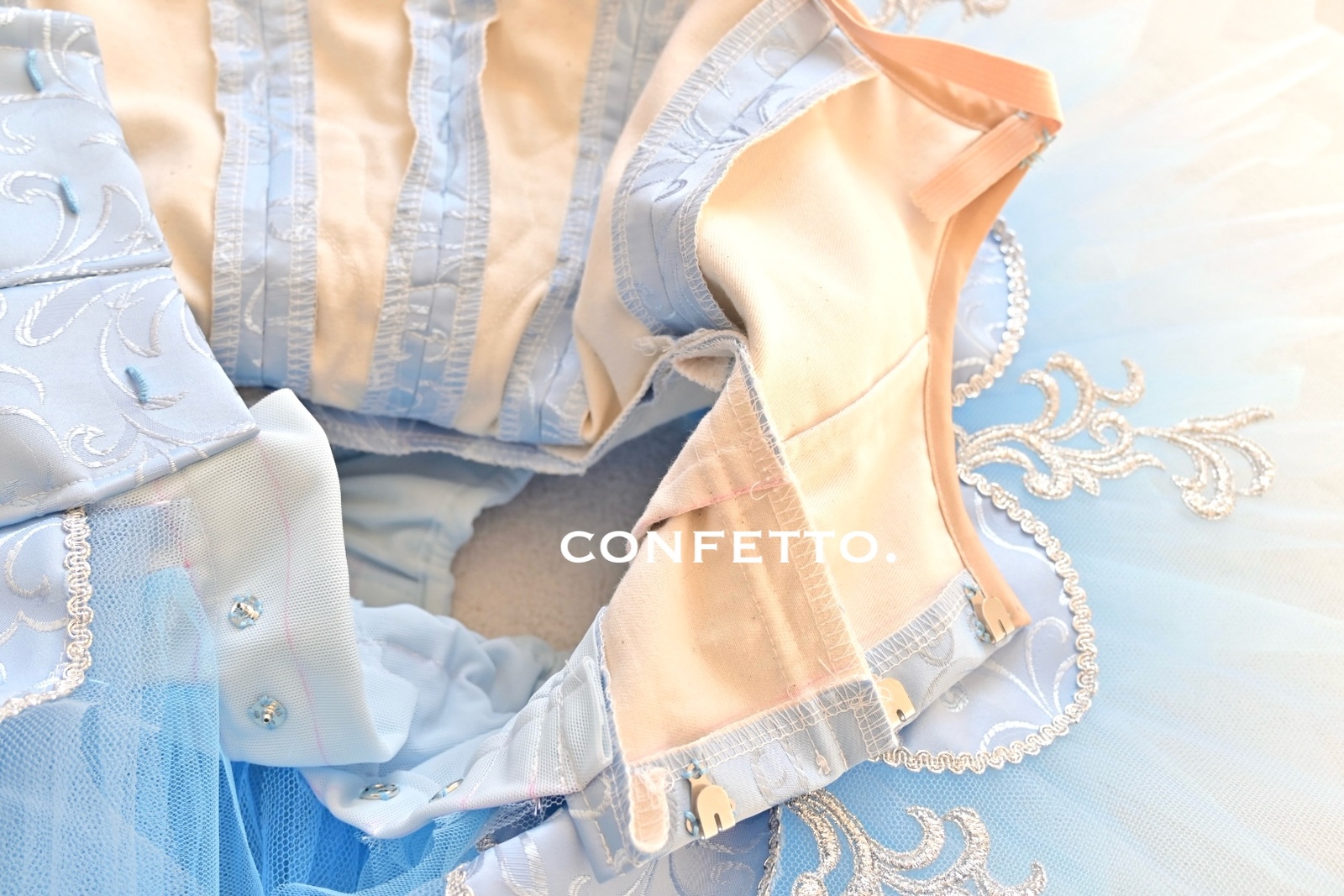 バレエ衣装 3号（120〜130前後） 衣装＋腕飾り 水色 ブルー - confetto