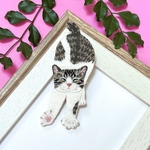 【受注製作】カギしっぽ猫の背伸び刺繍のブローチ