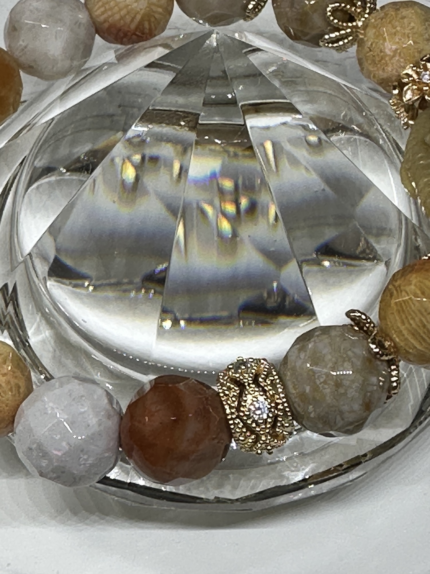 天然石フォッシルコーラルブレスレットにアラシャンしずく花 アパタイト　アラシャン　フォッシルコーラル　珊瑚　ブレスレット | 天然石のお店 Serenity Shores powered by BASE