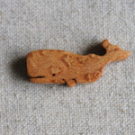 木製 小さなマッコウクジラ アクセサリー（セミオーダー）