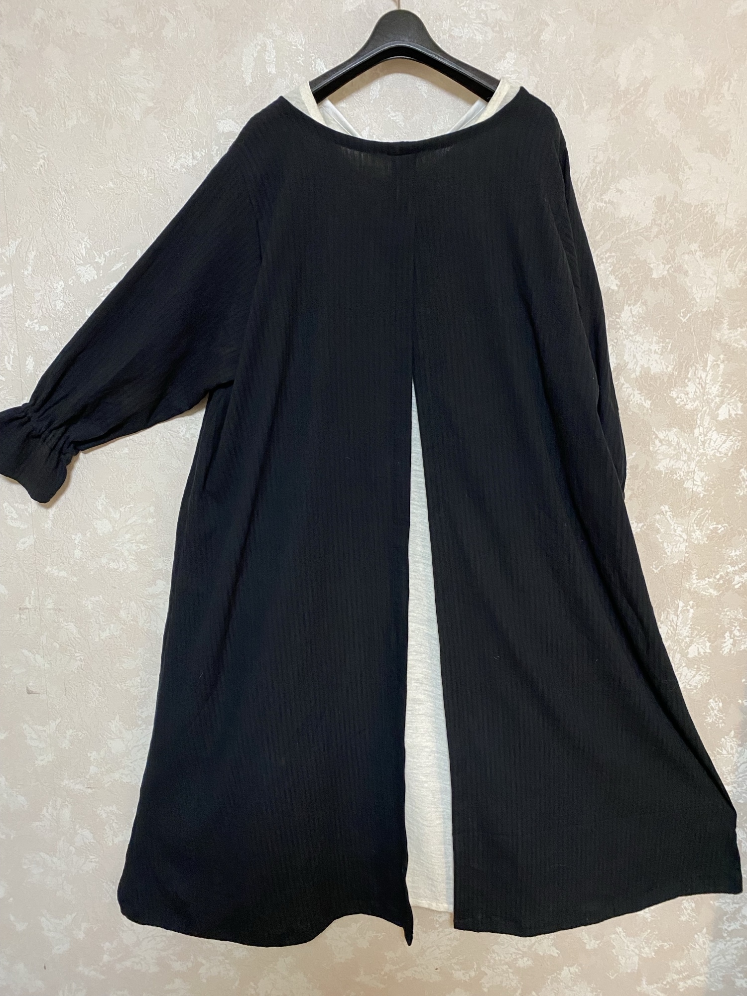 282.黒のワンピース、ゆったり　織り　薄め　2ウェイ　　　着やすい　オールシーズン　aライン