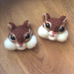 シマリスブローチ