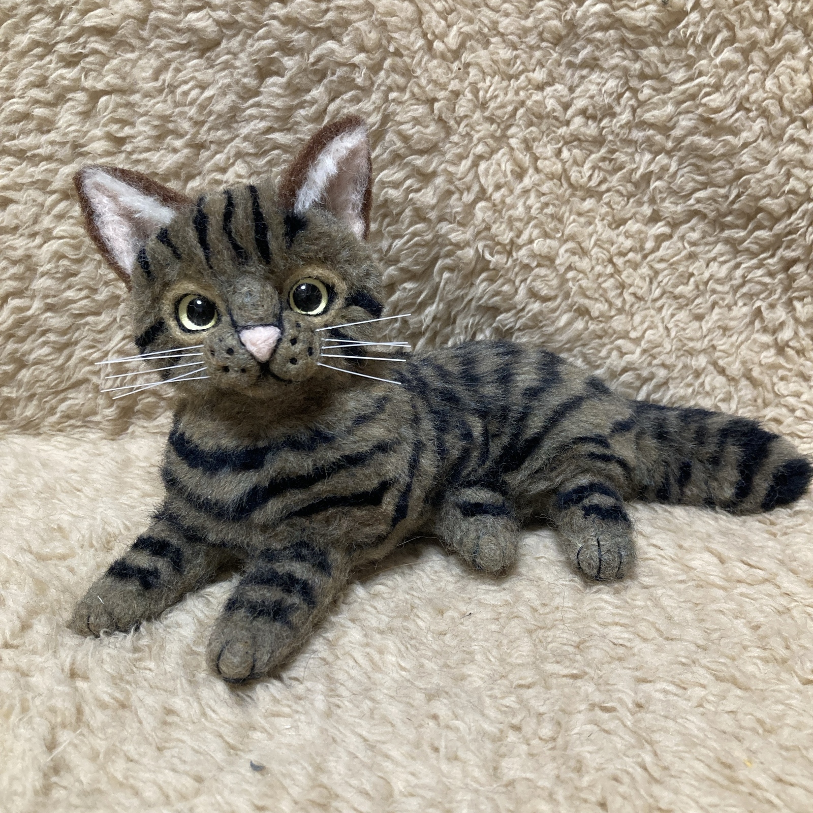 羊毛フェルト　猫　グレートラ猫♡シャム猫　しっぽリボン　ハンドメイド 羊毛フェルト 猫 グレートラ猫♡シャム猫 しっぽリボン