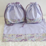 パープル　リバティ風花柄　ランチセット　りぼん刺繍つき