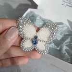 【受注制作】蝶々ブローチ🦋グレー×ブルー/ビーズ刺繍アクセサリー　お守り　オケージョン