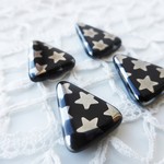 チェコビーズ　三角黒★4個