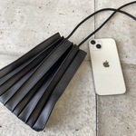スマホショルダー ミニバッグ 人気のプリーツスタイル レディースバッグ　全3色 秋冬 お出かけ 旅行 サブバッグ AW